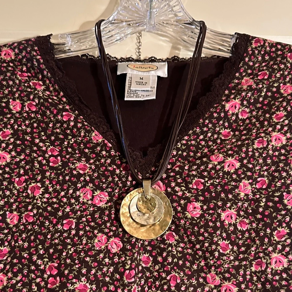 Brown Talbots Top with Rose Design - Picture 9 of 9